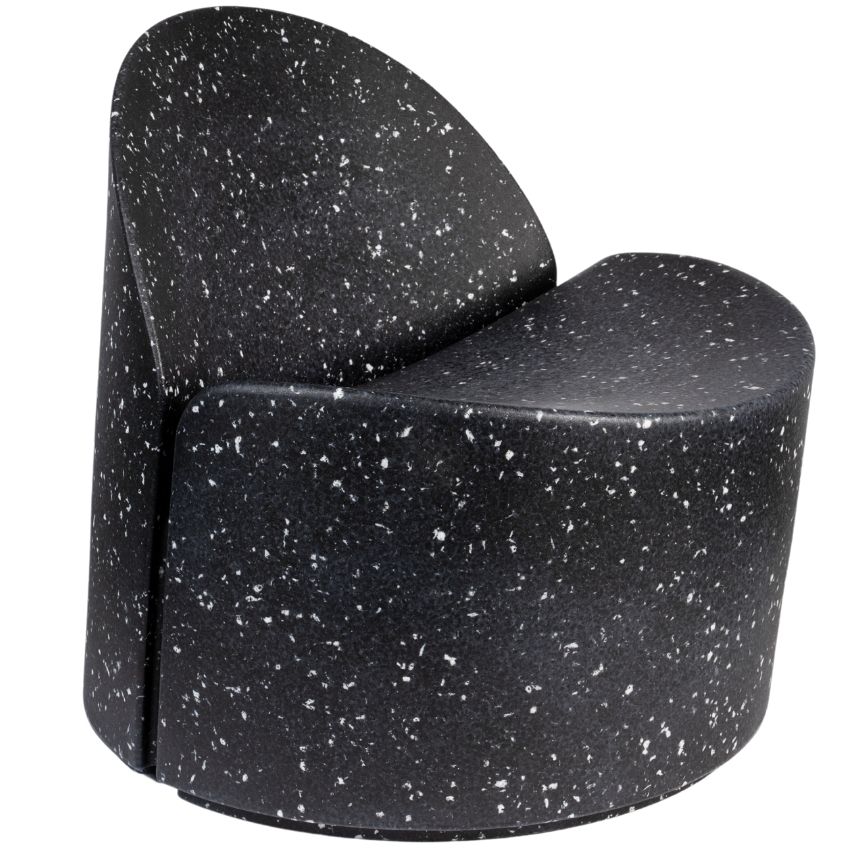 Černé terazzo zahradní lounge křeslo Zuiver Bloom